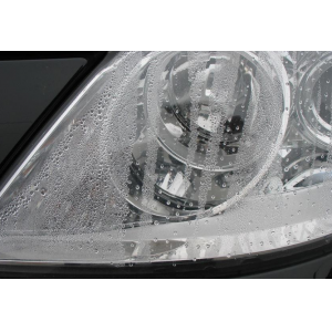  How does the headlight appear water mist to solve?